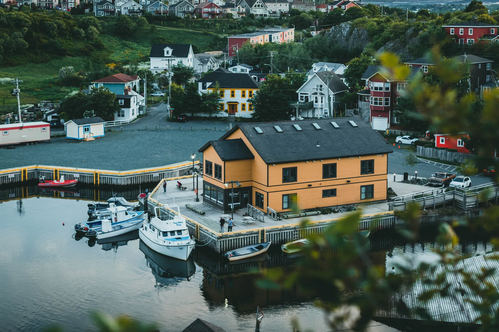 Colourful houses and boats around the small harbour of Quidi Vidi in St. John’s, Newfoundland